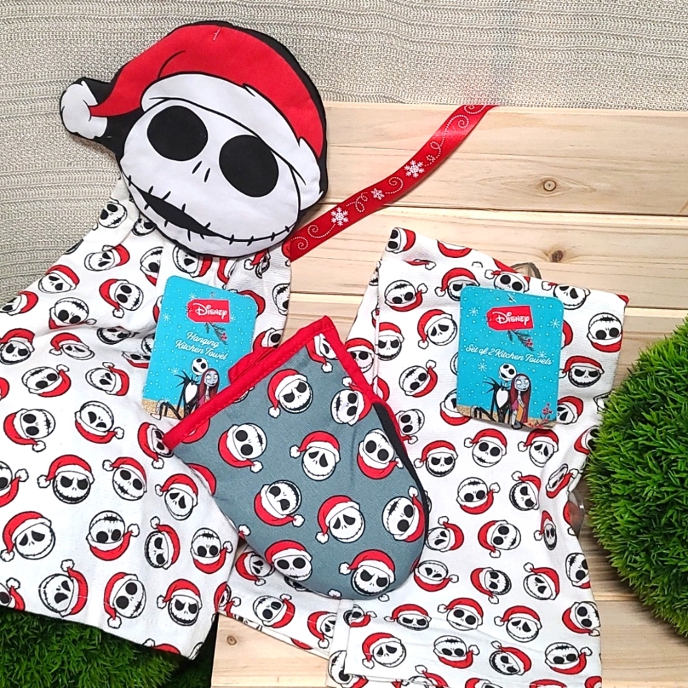 Nightmare Before Christmas Disney kitchen towels & mitt set NWT- set of 4